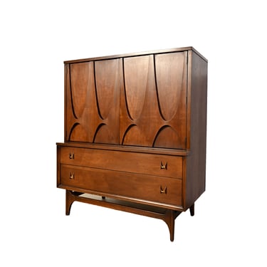 Broyhill Brasilia Gentlemans Chest Walnut  Mid Century Modern 