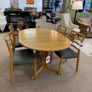 Gudme Mobilfabrik Dining Table with Extension<br />Light Wood<br />Made in Denmark<br />D 41 x W 41-60 x D 41