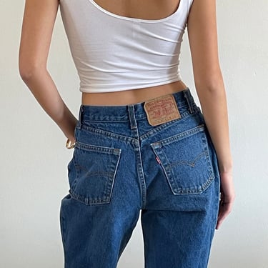 28 Levis 505 jeans / vintage high waisted dark wash zipper fly relaxed Levis 505 for women curvy baggy jeans made USA | size 28 