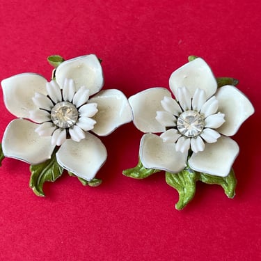 vintage flower earrings white enamel jewel clip-ons 