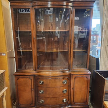 Vintage Drexel Mahogany China Cabinet 50 x 72 x 15.5