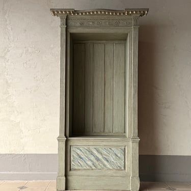Gusto Painted 19th C. Green Niche