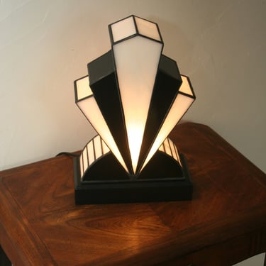 Art Deco Tiffany Stained Glass Lamp 