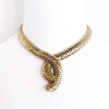 CINER Gold Tone Serpentine Link Choker Necklace, Vintage Necklace with Snakeskin Texture, Cleopatra Style Costume Jewelry 