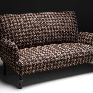 Loveseat in Houndstooth Fabric
