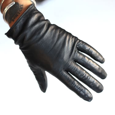 Chevreau Garanti Made in France Black Kid Leather Wrist Length Gloves Lined in Silk - Womens 1950s Vintage Fashion Gloves - Size 6.5 