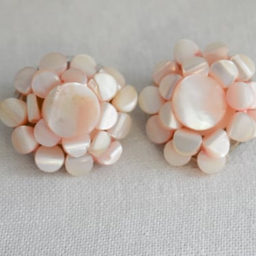 1960s Pink Shell Bead Cluster Clip Earrings 