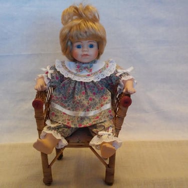 vintage hertwig Bonnet doll *＊ ?bucket=cdn.attic.city&key=