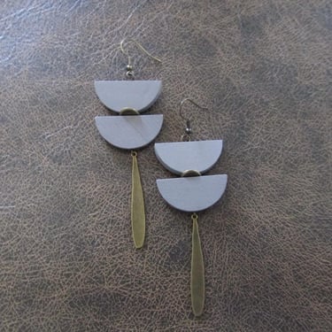 Long gray wood and bronze earrings 