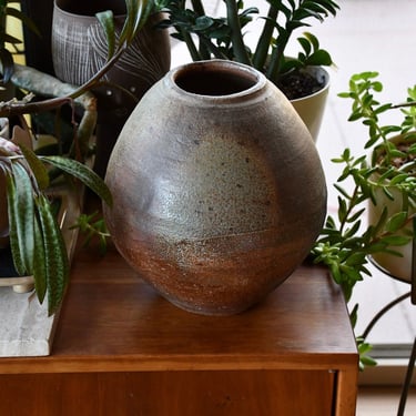 Mid Century Modern Large Round Ceramic Pottery Raku Fired Vase Pot, ca. 1990's Ohio artist 