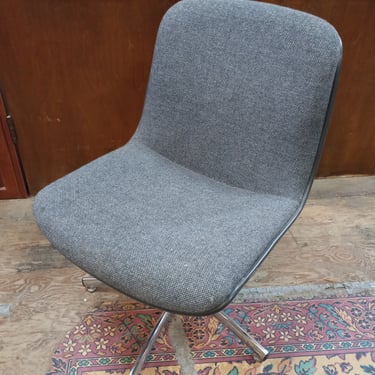 Vintage Upholstered Swivel Chair, 22 x 23 x 33