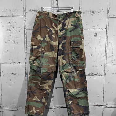 Medium-short 90s US Army Woodland Camouflage Cargo Pants Combat Trousers 1990s Military Surplus 