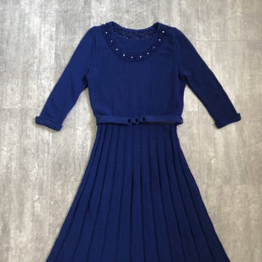 1950s vintage blue knit dress . size large to xl 