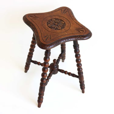 English Oak Stool, 19th Century Antique Victorian Style Carved Wood Carved Stool Bobbin Stool Side Table Kettle Stand Craftsmanship 