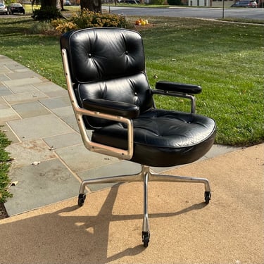 Early Herman Miller Eames Time Life Black Leather Rolling Office Desk Chair 