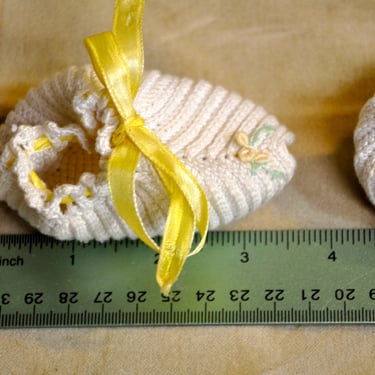Handmade Baby Booties Hand Crocheted Yellow Rose Accent Yellow Satin Ribbon Tie Off White 1950s OOAK Vintage Collectible Decor Pincushion 