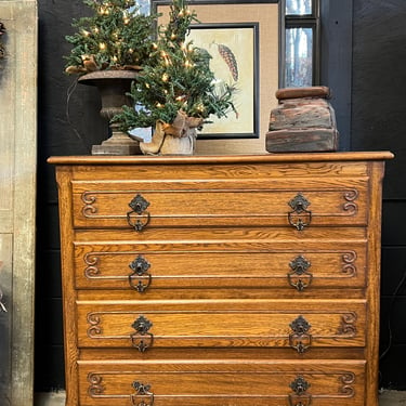 1940s French Oak 4-drawer dresser CONTACT FOR SHIPPING 