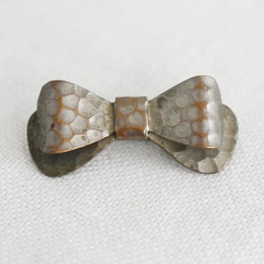 1920s/30s Small Hammered Bow Brooch 