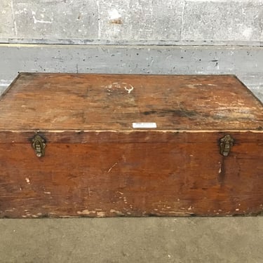 Locking Fir Storage Trunk (Seattle)