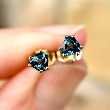 Vintage 10K Yellow Gold 4mm London Blue Topaz Stud Earrings 