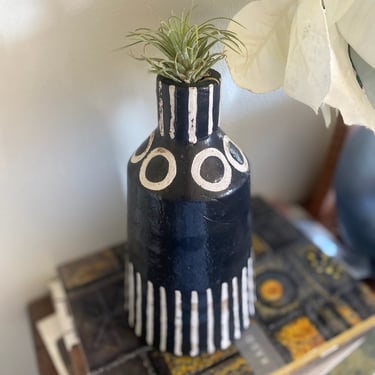 Heavy cement black and white abstract vase, modern pottery plant holder, natural vase shelf decor, minimalist pottery vase, retro pottery 