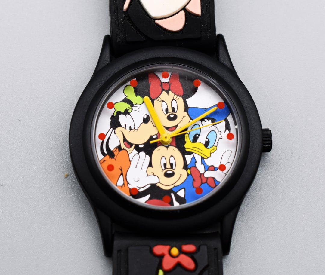 Disney Mickey Mouse Watch online look at the characters new “Time Works”