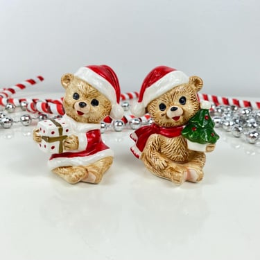 Vintage George Good Christmas teddy bear Salt & Pepper Shaker Set, 1980s bears holding present and tree, Christmas holiday collectible decor 