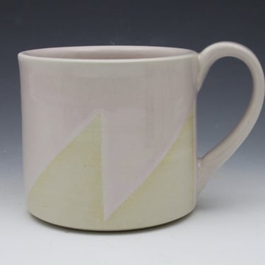 Mug - Pink and Beige Triangle Pattern 
