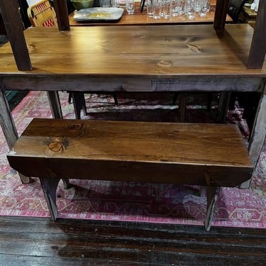 Painted painted farm table and matching benches! Table (33”x30”x5ft)
Bench, two available (42”x19”x1ft) 