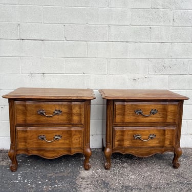 Pair of Vintage French Provincial Nightstands Bedside Tables End Side Table Regency Hollywood Bassett Bedroom Furniture CUSTOM PAINT AVAIL 