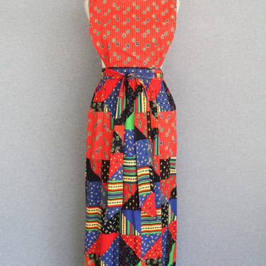 1970s - Cottagecore - Wrap - Patchwork - Cotton  Callico - Bib - Dress - by Design House 