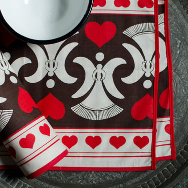Vintage Cotton Heart Design Tablecloth / Table Runner with Placemats and Bowl 
