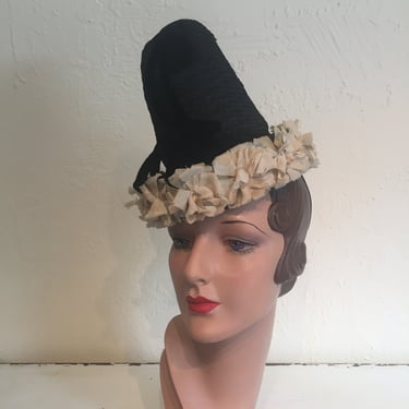 She Added Her Drama - Vintage 1940s Marvelous Black Straw Tall Cone Hat w/Beige Floral Trim 