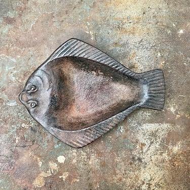 Pre-War Japanese Cast Iron Flounder Dish Vintage Mid-Century Early 20th 