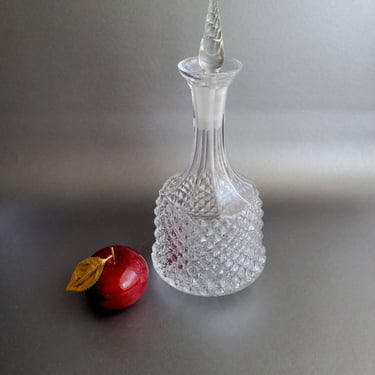 Lead crystal decanter with stopper Traditional dining Crystal vine bottle Fancy table setting Wedding gift idea 