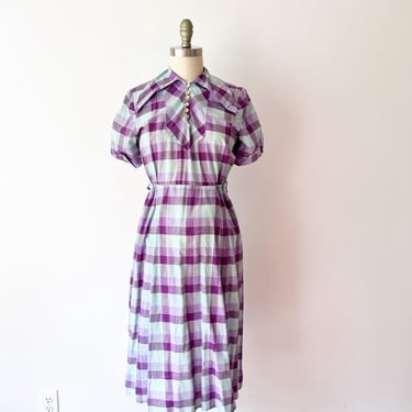 SIZE S / M  40s Vintage Maternity Dress - Purple Plaid Dolly Meyers Day Dress - Cotton Button Neckline Bib Fabric Modest Babyshower Dress 