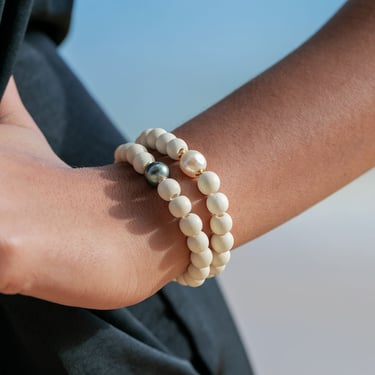 Stretchy Tahitian Pearl Light Wood Bracelet - Lani 