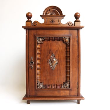 Antique Jugendstil Wall Cabinet – Carved Wood & Brass – 19th Century Hanging or Standing Cupboard 