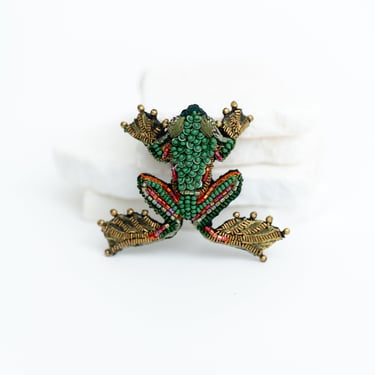 Green Flying Frog Embroidered Pin