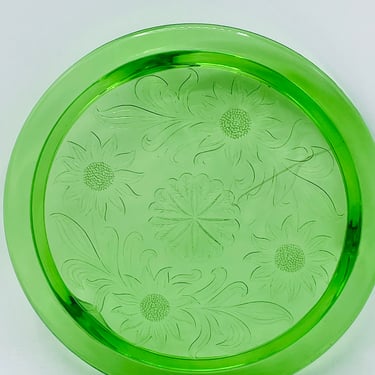 Vintage 10 inch 1940's Depression glass , Footed cake plate- Daisy Flower Design Jeanette Glass 