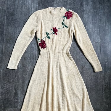1940s rose knit dress . vintage flower wool knit . size xs to s 