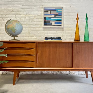Extra LONG + Handsome Mid Century MODERN styled Teak CREDENZA / Sideboard / Media Stand 