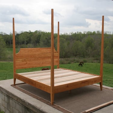 ZCustom Nicol, Custom NbRnV07-8, Walnut platform bed, shorter 2 side tapered posts, matching headboard and foot board, natural color 