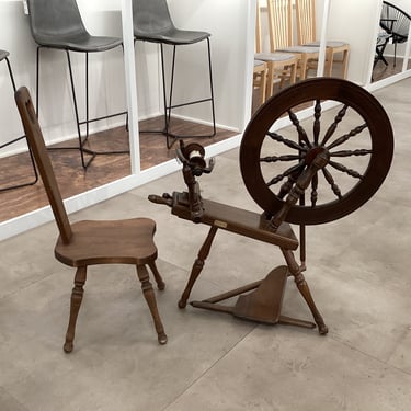 Ashford Spinning Wheel With Chair
