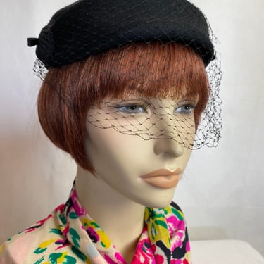 50’s 60’s black netted hat Veiled netting felt wool dressy mini hats fascinator MCM mod pinup vintage fashions size 22 