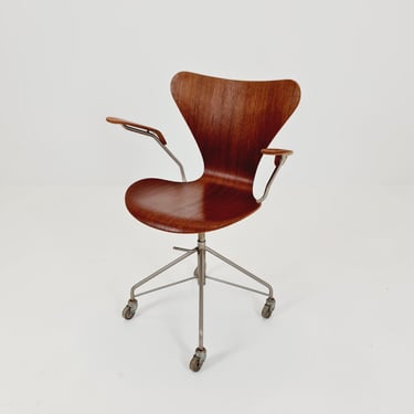 Vintage TeaK Swivel Chairs by Arne Jacobsen for Fritz Hansen, Model 3217, 1960s, 