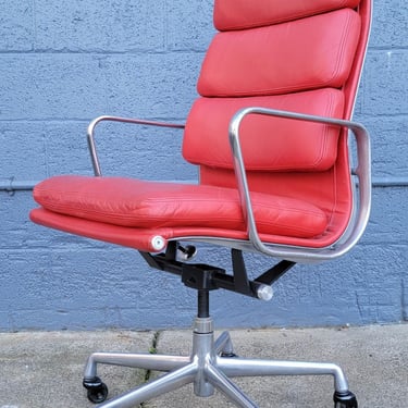 Eames Executive Soft Pad Chair Red Leather 