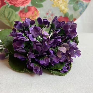 Vintage millinery flowers~ Floral adornment sewing hats hair decor antique silk flowers assorted 30’s 40’s 50’s 60’s purple violets bouquet 