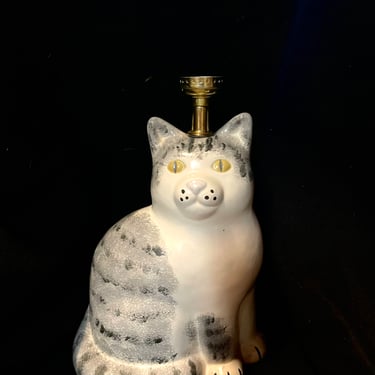 Ceramic yellow eye cat lamp