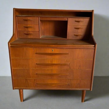 Randers Møbelfabrik Teak Secretary Desk with Hidden Vanity - #A1513